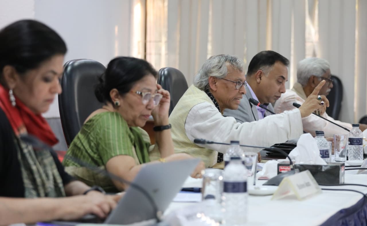 চেয়েছি গণতন্ত্র, পেয়েছি মবোক্রেসি